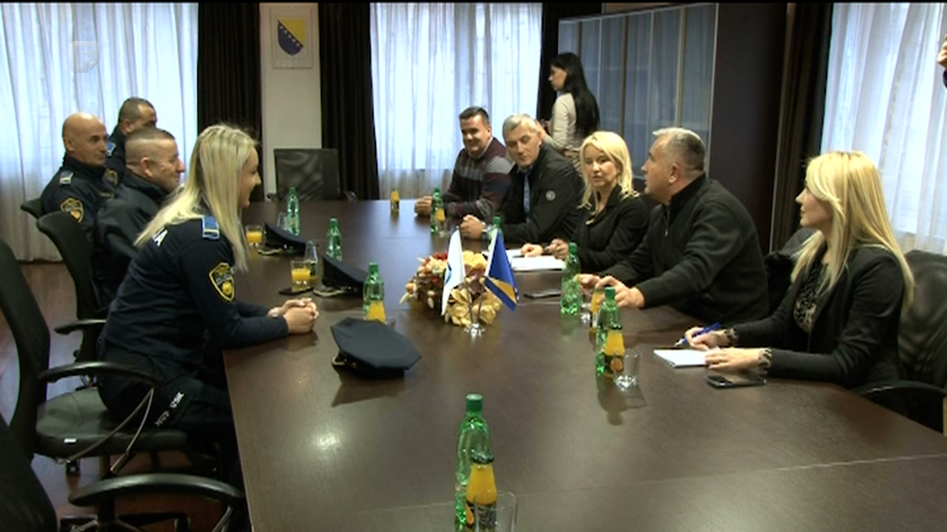 U Gradskoj upravi Bihać hrabrim policijskim službenicima uručene zahvalnice